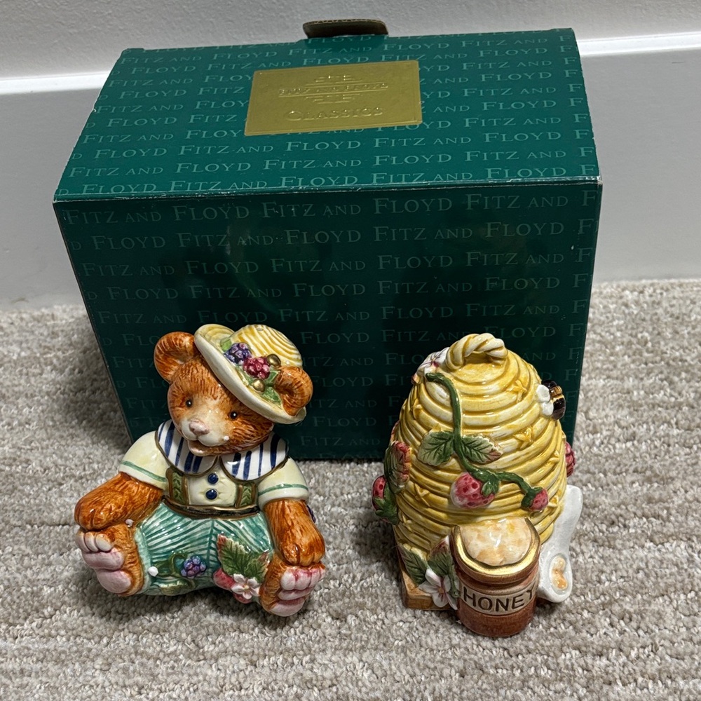 New Fitz & Floyd Bear & Honey salt/pepper